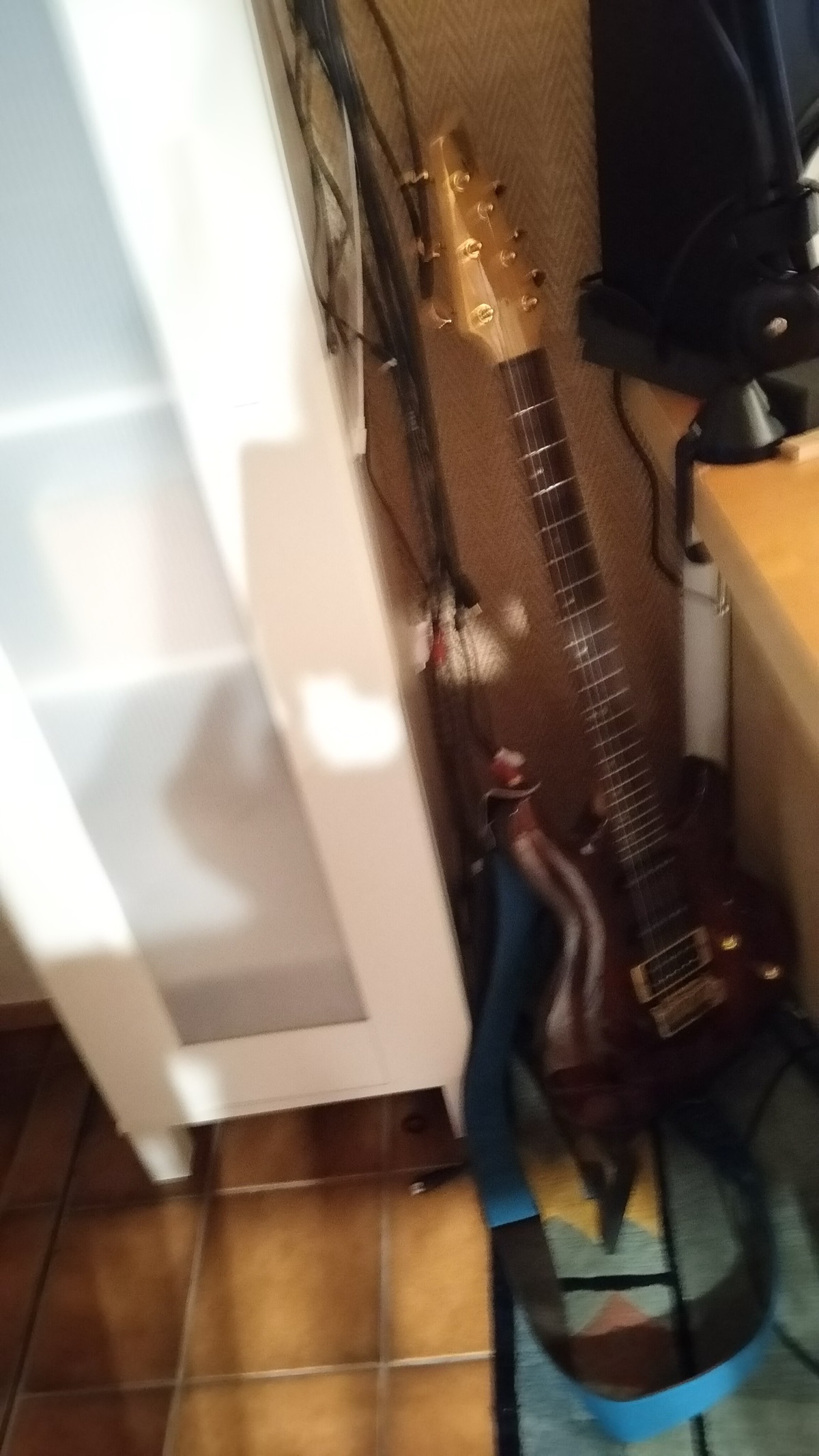 Behringer 172
